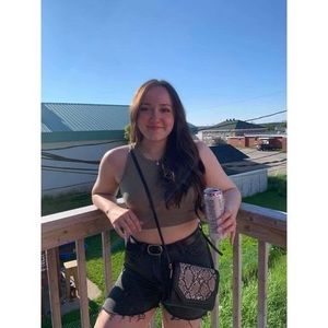 Meet your Posher, Camille